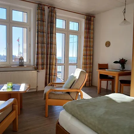 Gaestehaus-gorch-fock-wohnung-3-mit-direktem-meerblick