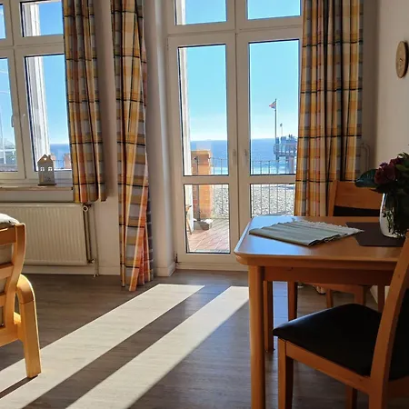 Gaestehaus-gorch-fock-wohnung-3-mit-direktem-meerblick * Wyk auf Föhr