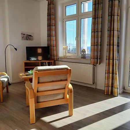 Gaestehaus-gorch-fock-wohnung-3-mit-direktem-meerblick *