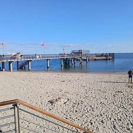 Gaestehaus-gorch-fock-wohnung-3-mit-direktem-meerblick